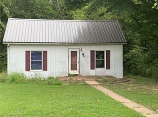 19501 E Terre Haute Rd, Paris, IL 61944