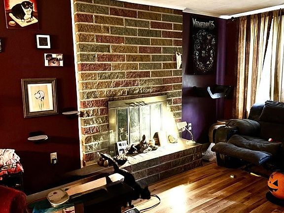 4th image of 131 Bank St