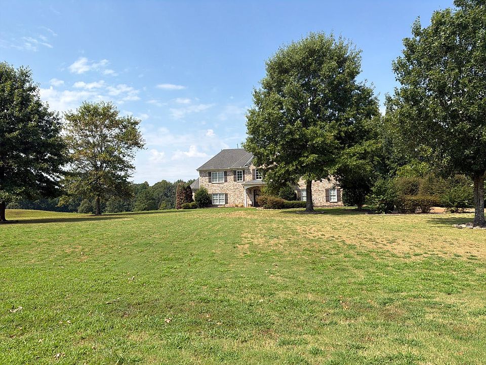 1st image of 225 Spring Run Dr