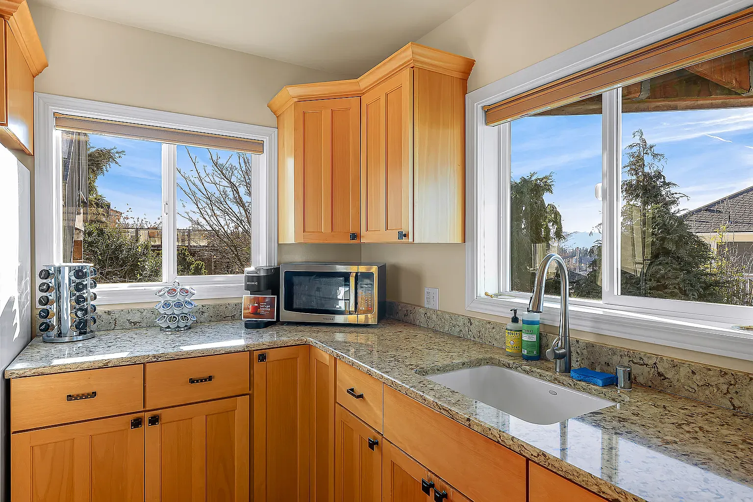 2 bed, 1200 sqft, $3,800 — Photo 3