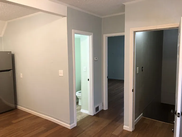 105 1st Ave SW #105-1/2 — Photo 6