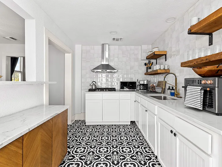 110 E Craig Pl #2 — Photo 9