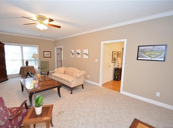 5th image of 1008 Argyle Ct