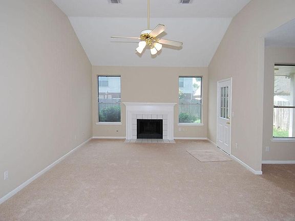 5th image of 7126 Oak Walk Dr