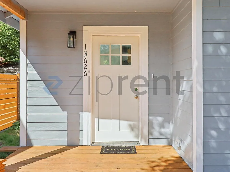 13626 2nd Ave SW