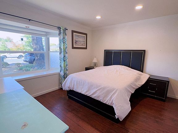 4th image of 1204 Lovell Ave