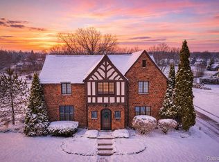 142 Ottawa Dr, Pontiac, MI 48341