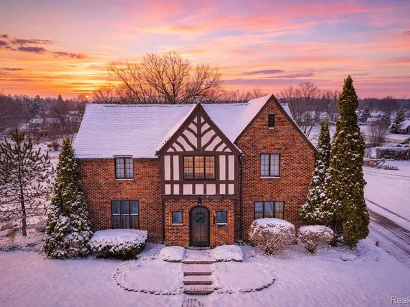 142 Ottawa Dr, Pontiac, MI 48341