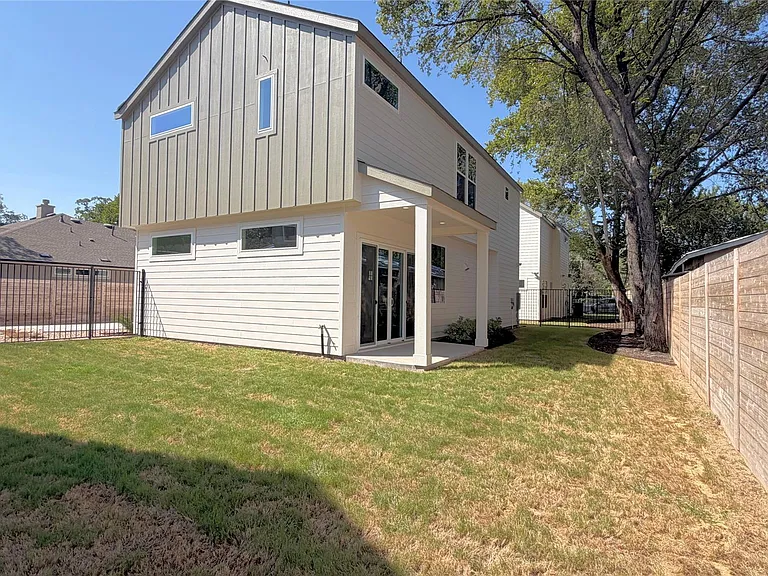 6107 Richardson Ln #2 — Photo 2
