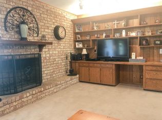 1065 County Road 107, Columbus, TX 78934