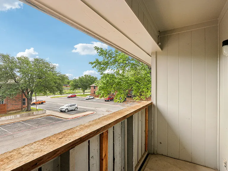 A1 - 1BD, 1BA - 707SF - Balcony