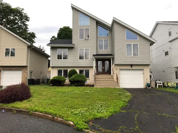 9 Jarico Dr, Wallington, NJ 07057