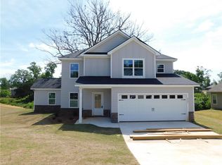 2705 E Point Dr, Opelika, AL 36804