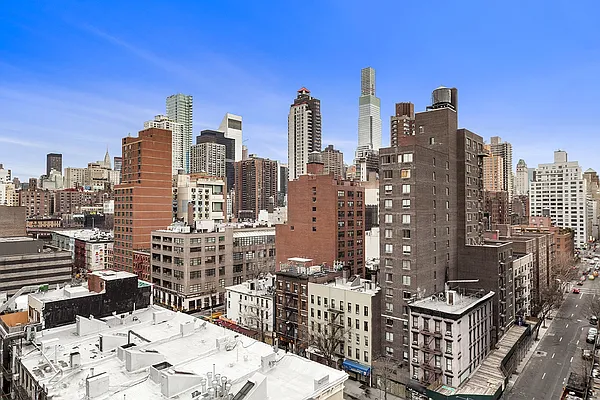 Sold by Nest Seekers International | media 8