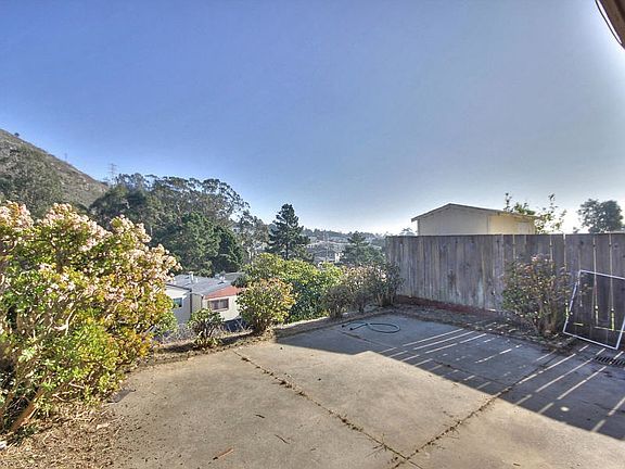 3rd image of 630 Price St