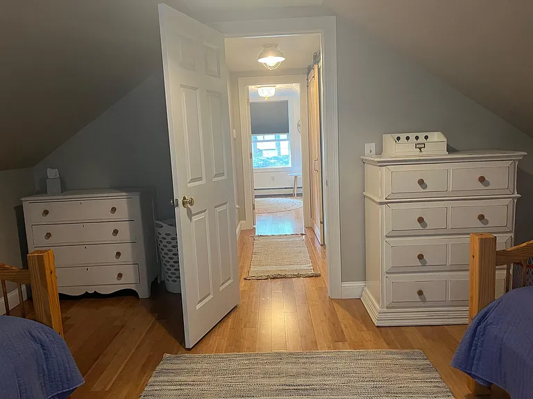 Upstairs bed with 2 twin beds