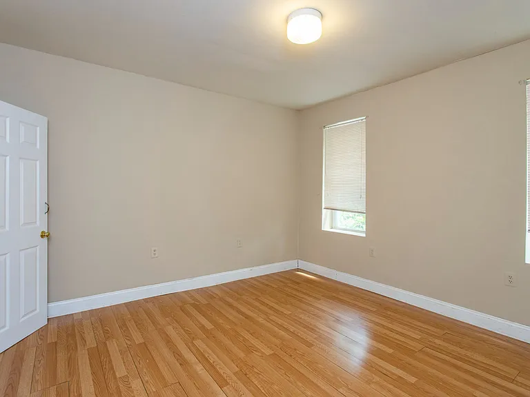 1604 N Bouvier St — Photo 32