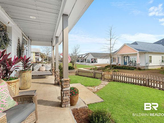 4th image of 1146 Yellow Daisy Ln