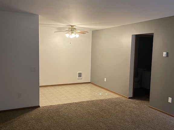 Living room/dining room area
