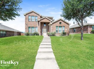 611 Canvas Ct, Lancaster, TX 75146