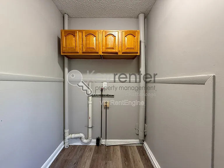 305 Sunrise Ln #C — Photo 7