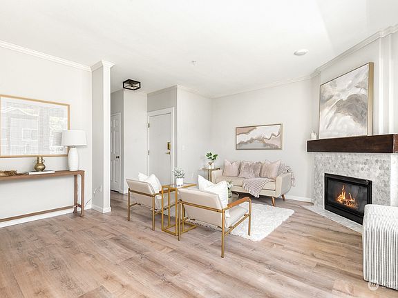 5th image of 25235 SE Klahanie Boulevard #E202