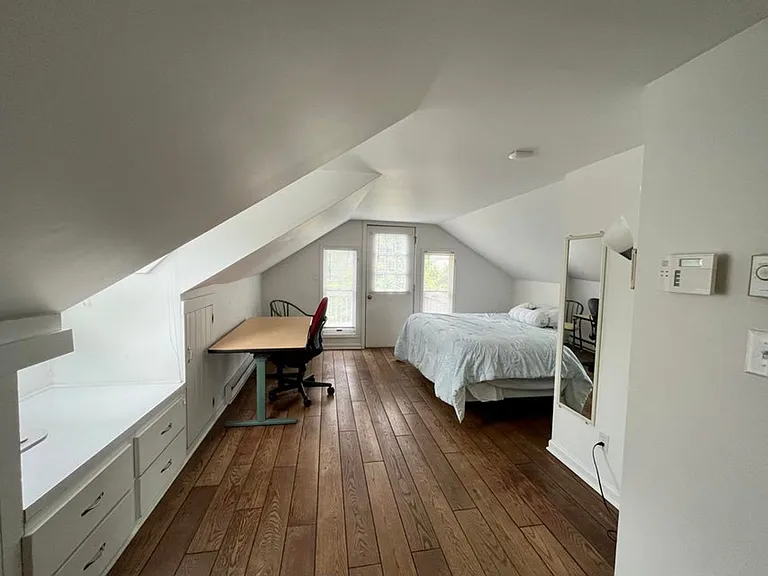 102 N Pier St — Photo 15