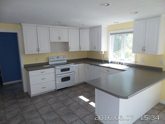 4th image of 17 Elmwood St