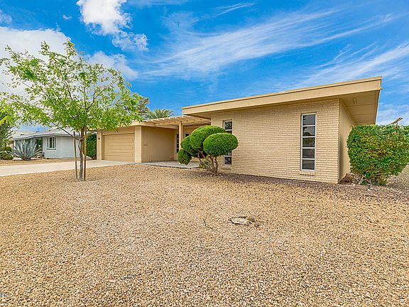 3rd image of 16026 N Lakeforest Dr