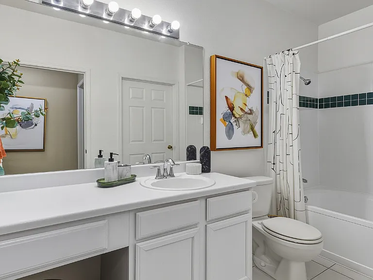 Village on the Parkway Apartments — Photo 12