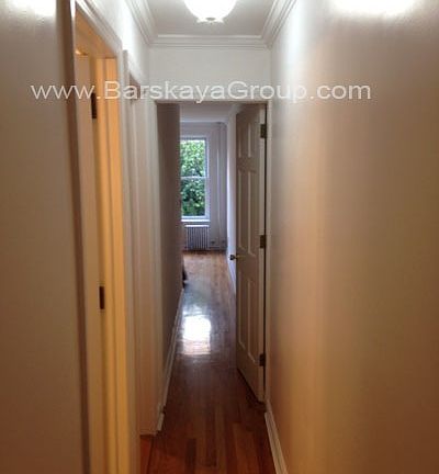 5th image of 3017 49th St APT 1N