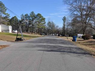 67 Robin Ln, Albertville, AL 35950