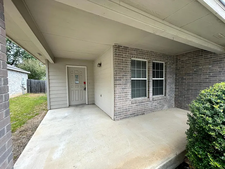 4027 Bulverde Pkwy — Photo 2