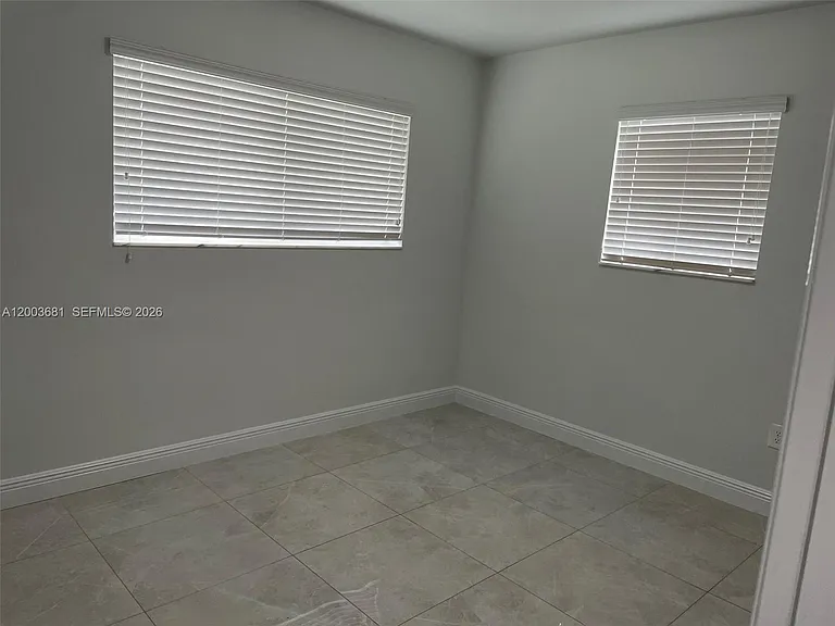 8640 SW 125th Ter — Photo 4
