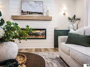 21706 Hampton Dr, Gretna, NE 68028