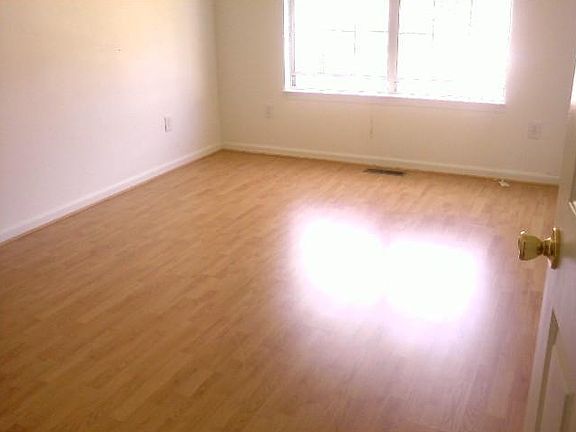 5th image of 306 Robbs Ct