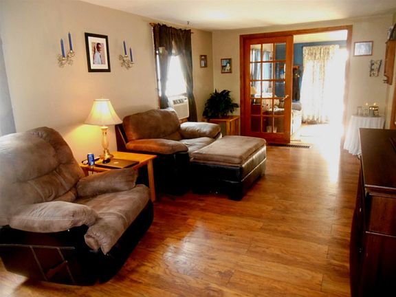 4th image of 11 Kennedy Ct
