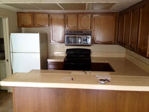 4th image of 4212 Apricot Dr