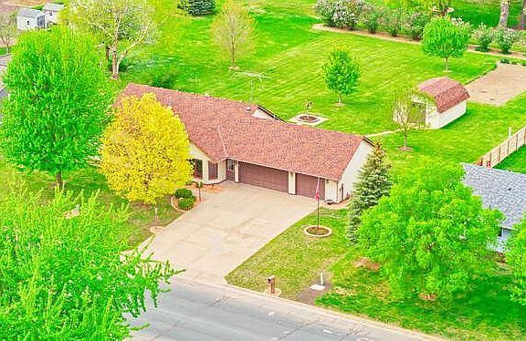 3rd image of 907 Sellards Dr