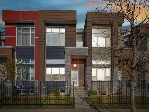 1530 W Bayside Ave SW #404, Airdrie, AB T4B 4B5
