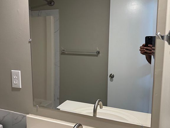 3rd image of 1733 W Prairie St #1733