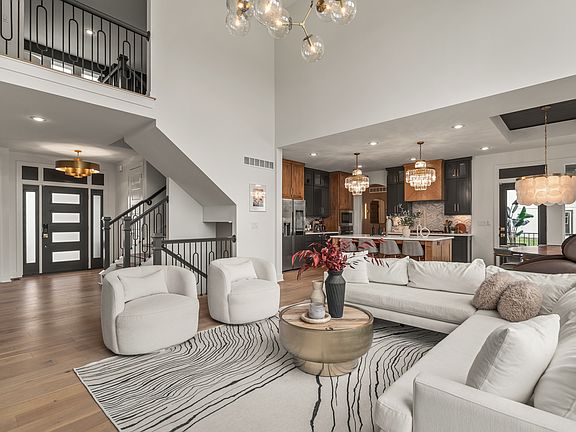 4th image of 17109 Parkhill St
