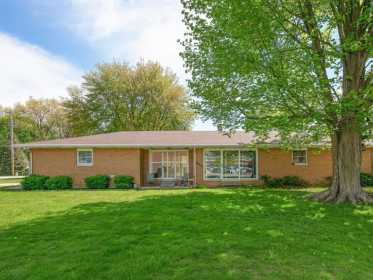 54528 Willis Ave — Photo 5