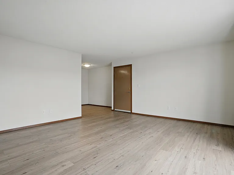 Westgate Apartments — Photo 15