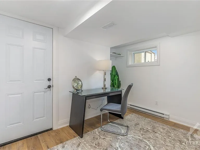 2093 Saunderson Dr — Photo 6