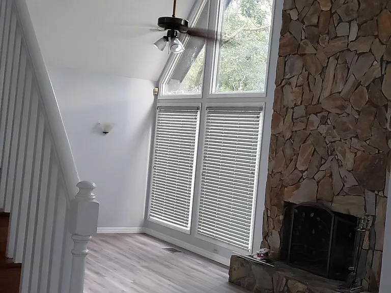 258 Rolling Hill Dr — Photo 3