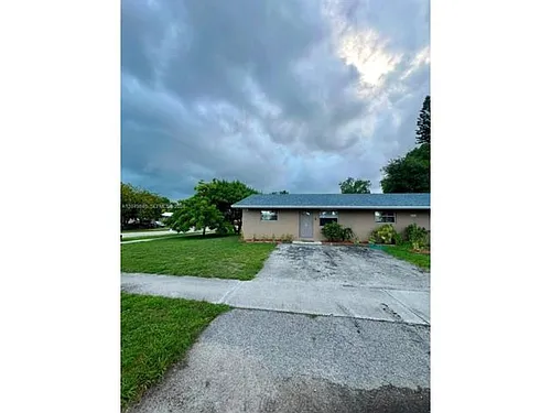 2201 Scott St Photo 1