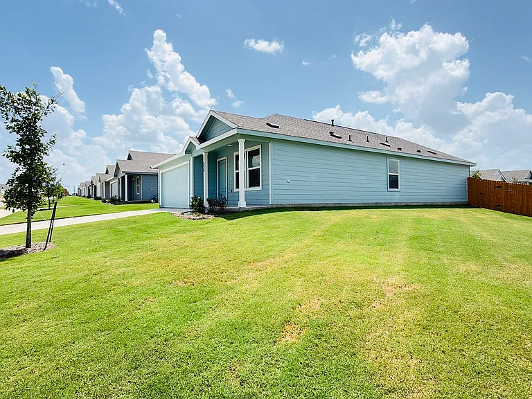 234 Hidden Meadows Dr — Photo 4