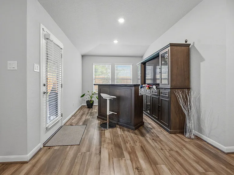 4521 Longhorn Crst — Photo 9
