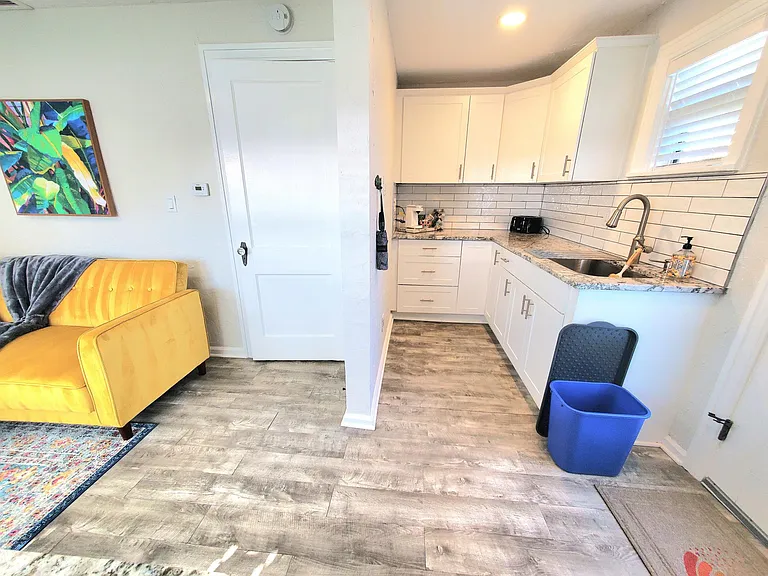2348 Dartmouth Ave N #B — Photo 5